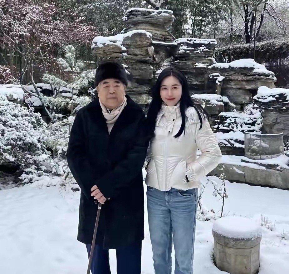 87岁的范曾，给所有男人提了个醒，找老婆一定要找老实本分年龄差不多的，但千万别找