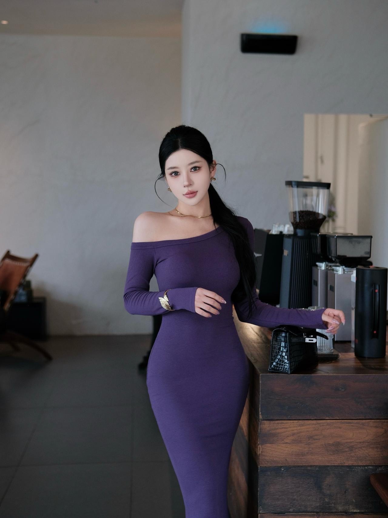 绝美丰满系御姐，紫色果然更有韵味！