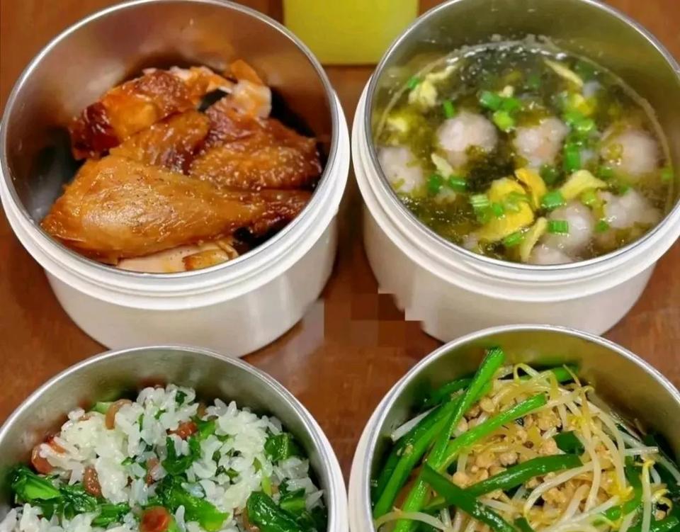 奉劝大家以后还是少去外面吃饭！“那天在小区楼下，邻居张阿姨一句话，让我手里的外卖