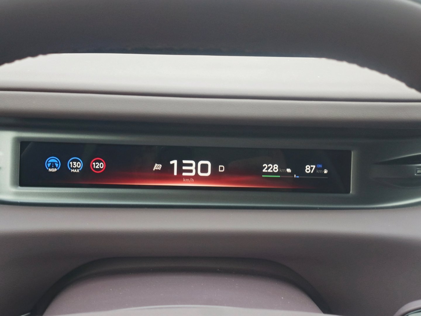 小鹏GX，高速极限续航测试，我测的是能耗的上限。130km/h，24℃空调，满载
