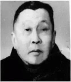 谢仁冰（1880～1952）又名冰，江苏武进人，中国杰出外交家章汉夫（谢启泰）的