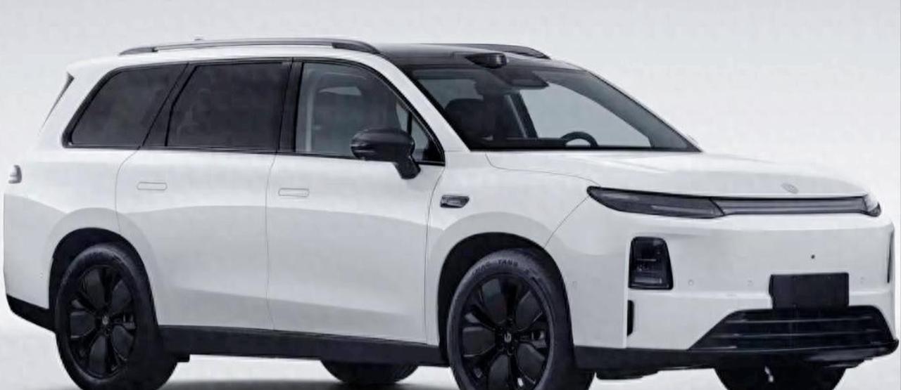 15万的车，给你配激光雷达，还让你自己选要不要——两年前想都不敢想。这月刚出