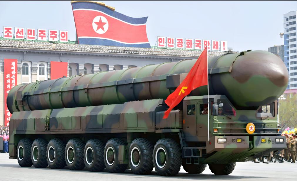同样研发核武，为何西方敢打伊朗，却不敢动朝鲜？原因其实很简单，假如美国说你有核武