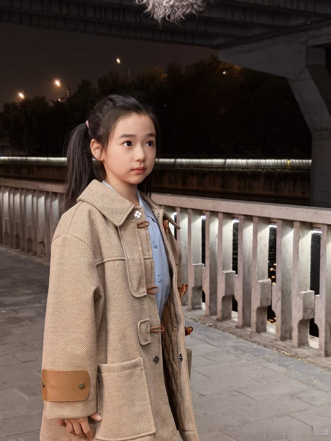 金鸡开幕式短片惊喜！佟丽娅小酒窝饰演母女，光影中演绎温情～