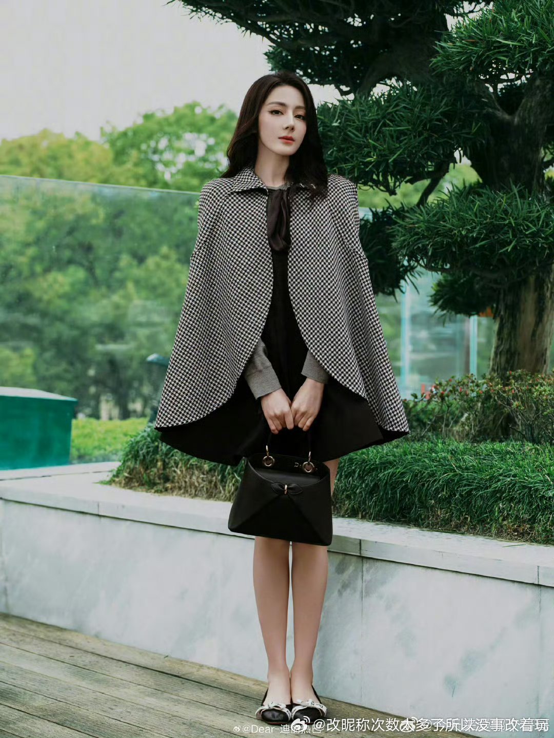 斗篷居然也有稠的