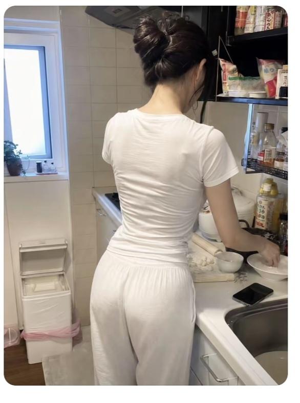 锅包肉周末有空下厨房；今天午餐露一手；孩儿想吃锅包肉；菜市场里买点肉；
