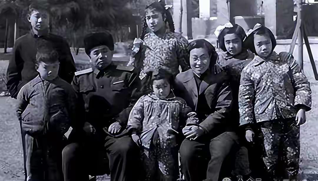 79年许世友二儿子被抓，军区没人敢处理，许世友得知后：直接枪毙话说那一年，