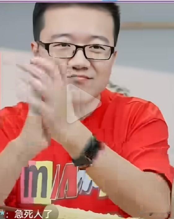 莫雷加德4：3战胜张本智和时，莱维开心得不停鼓掌，他直言：张本智和这下彻底