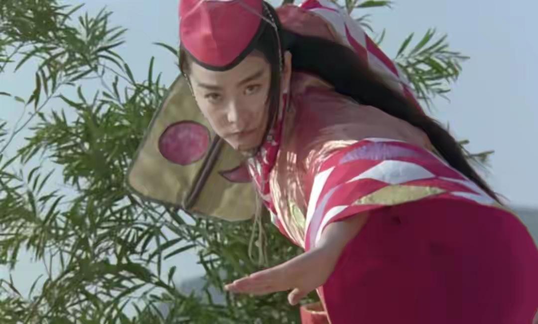 如果把东方不败放在射雕三部曲，武功大概是怎样的一个水平？东方不败是《笑