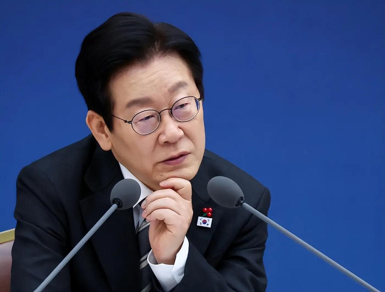 中国把APEC邀请函发给了韩国，可戴兵后面还跟了一句话，李在明到现在都没答复 