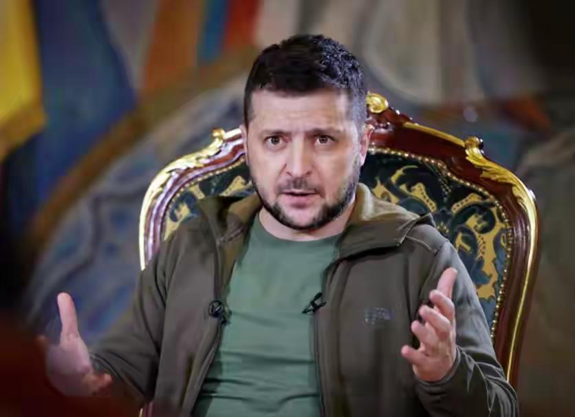 泽连斯基哑火，俄发起猛攻，剑指乌东港口，这一次，北约也掀桌了这战局反转来得