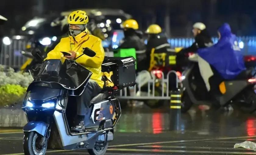 2亿人撑起的便利，这次终于有保障了外卖骑手们应该记得那个场景，系统弹出3.8