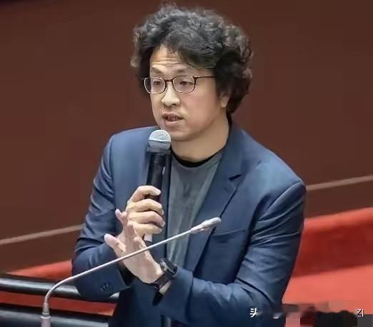 沈伯洋又要出去了，再次叫板:我不怕通缉。一周前，沈伯洋去德国国会参加了一次听证