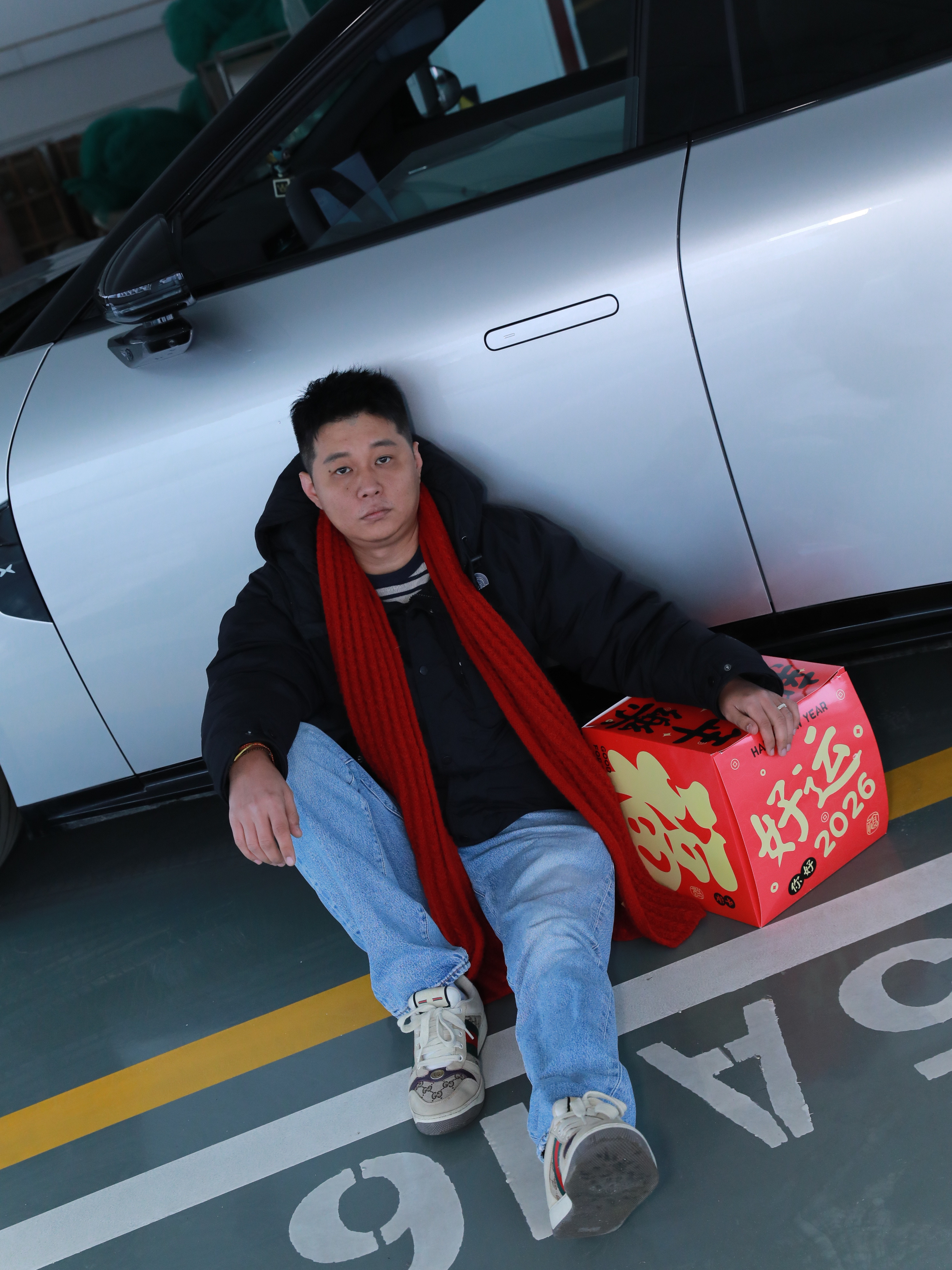 我和小鹏P7的第一个春节开着小鹏回家过年【外观篇】忙忙碌碌一年，天天出差，家