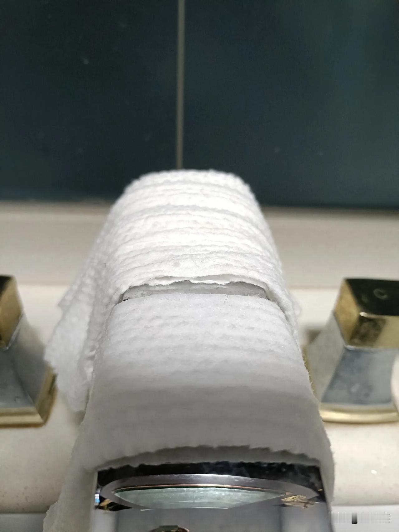 年轻人吐槽，一次性洗脸巾不一次性用的大妈中，我就是其中一位。[汗]我原本是不