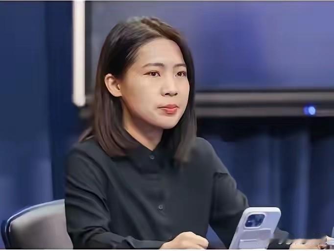 国民党立委徐巧芯在这次军购预算草案审议过程中的表现让人有点难以理解，她原来一直打