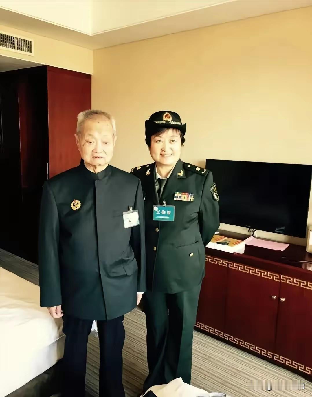 1950年，陈赓唯一的女儿陈知进出生，陈赓视若珍宝。但即便捧在手心里，也没能万事