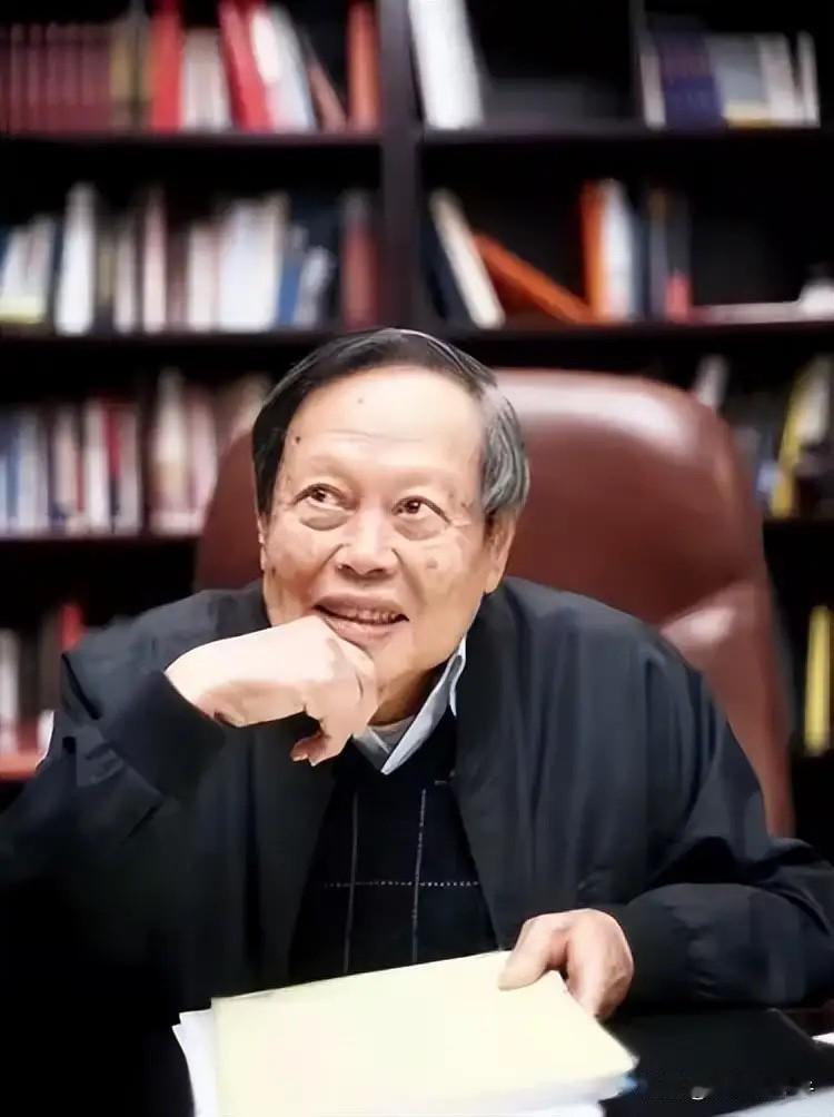 惊闻噩耗，一代传奇落幕，杨老一路走好！惊悉杨振宁先生于10月18日辞世