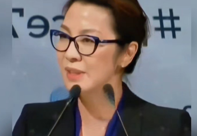 杨紫琼以个人名义向乌克兰捐300万美元 杨紫琼前脚刚拿完奥斯卡，风头正劲，后