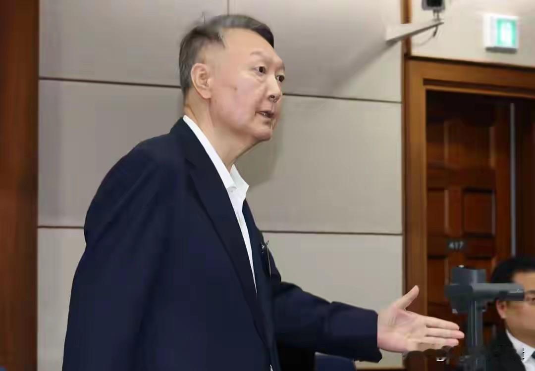 罪上加罪！尹锡悦再曝惊天阴谋，夫妇同堂受审难逃“牢底坐穿”韩国政坛炸穿了！