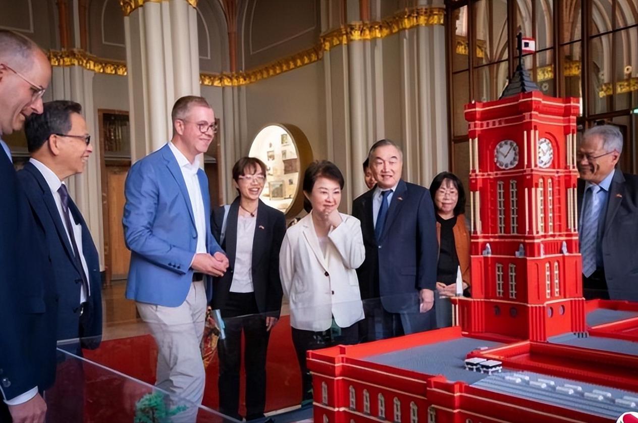 公然越界！卢秀燕在德国捅下大篓子！6月10日，远在德国柏林访问的台中市市长