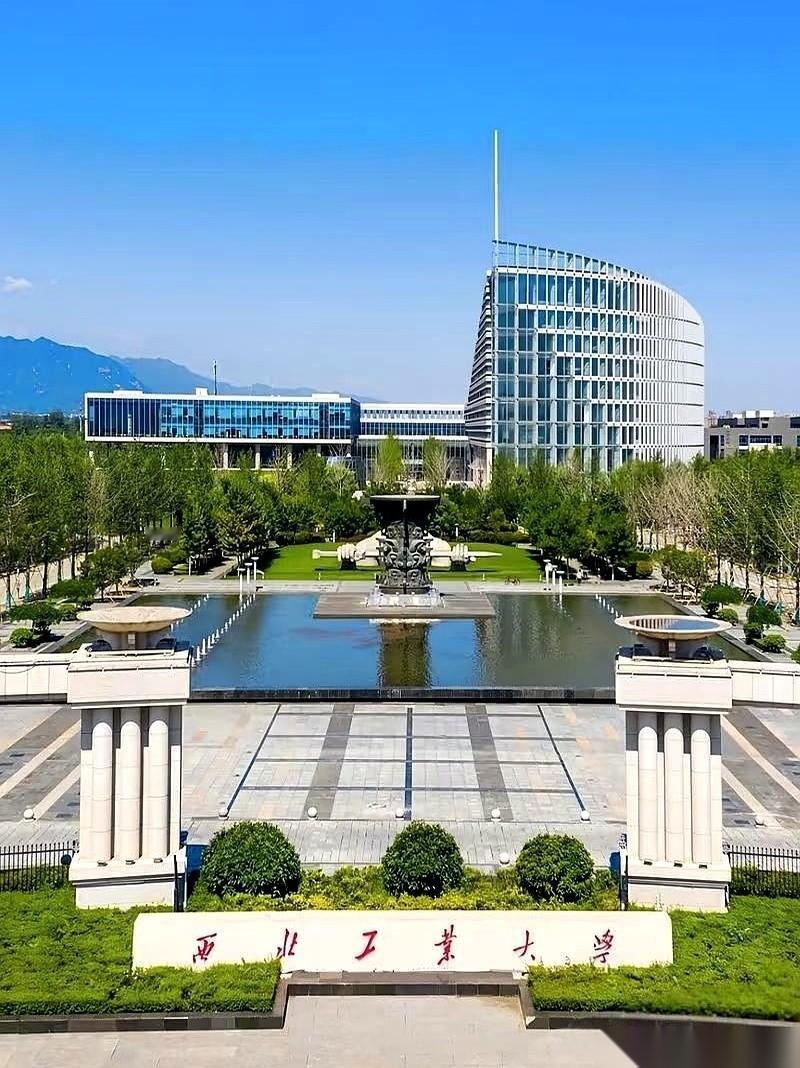 两个月，一万六千七。你敢信这是一个18岁准大学生暑假的“疯狂业绩”吗？哦对，