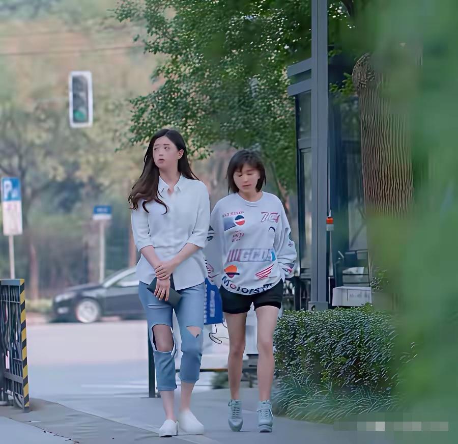 看《欢乐颂》时总觉得王子文脚下像焊了高跟鞋，后来才发现，同组女演员个个都是“海拔