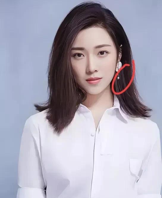 菅纫姿，你糊涂啊！你为什么要第一个站出来发声呢？这事儿都发酵好几天了，娱乐圈