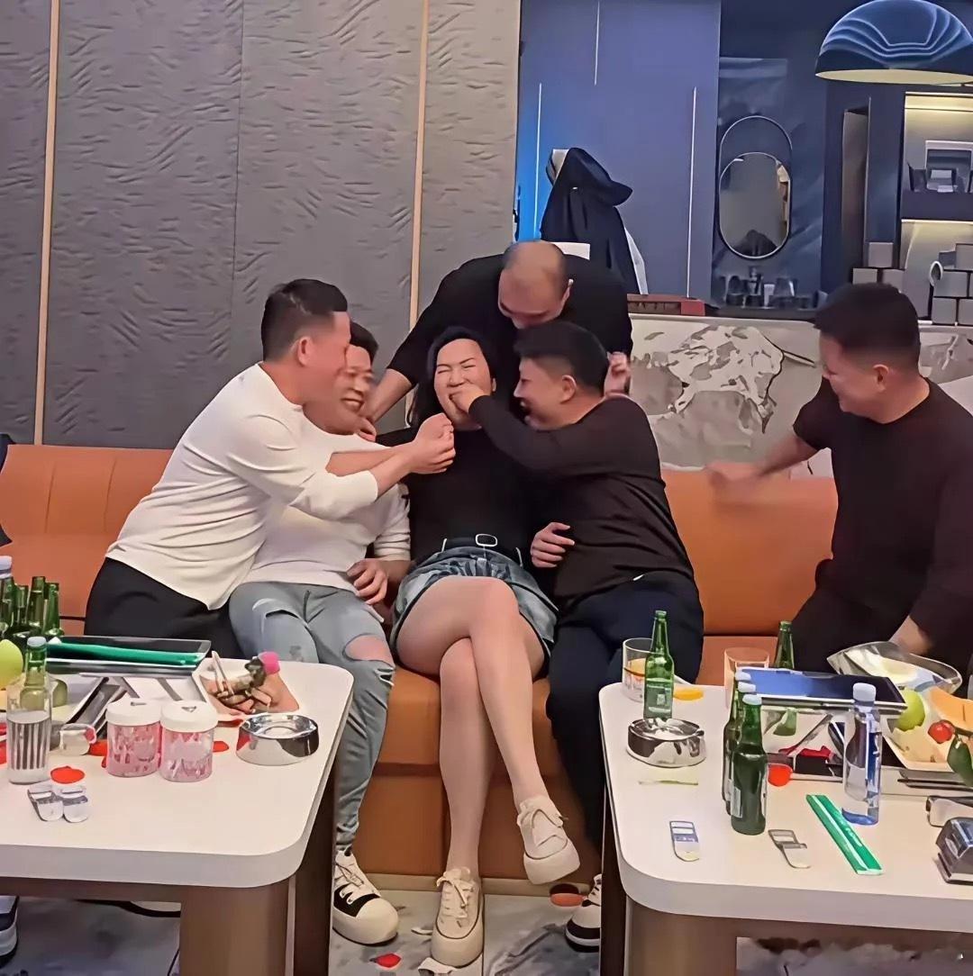 看到这个画面您怎么想？是“友谊”的真实写照！