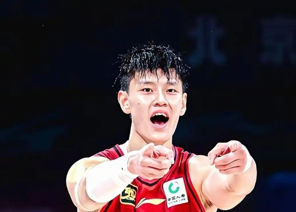 CBA联赛传来重磅消息：22岁的男篮新星曾凡博与北京首钢正式完成签约，新赛季将重