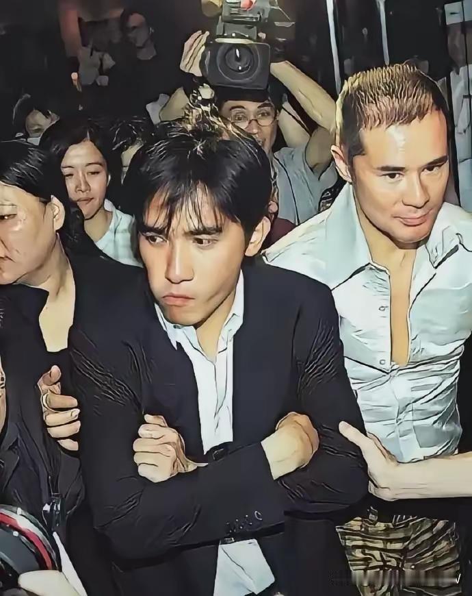 年轻时候的黎明的颜值简直要甩梁朝伟十条街都不止啊！