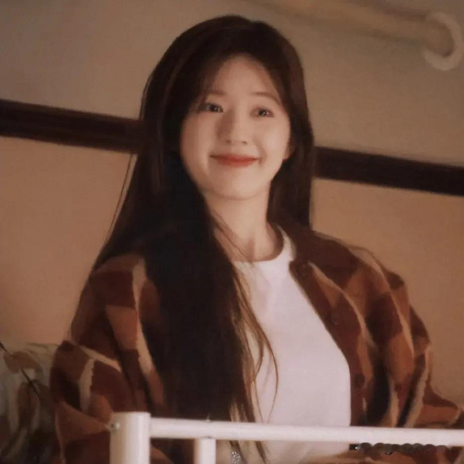 早期的赵露思……​后来的赵露思……​现在的赵露思……​动来动去，​还是最