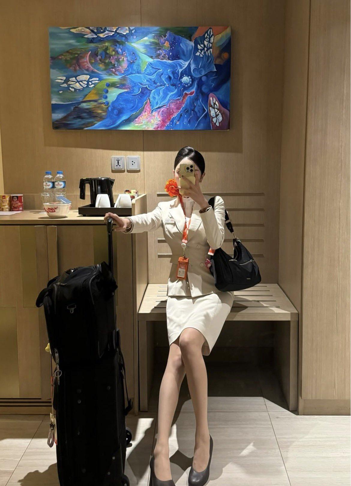 空姐空乘小姐空姐制服第三视角ootd