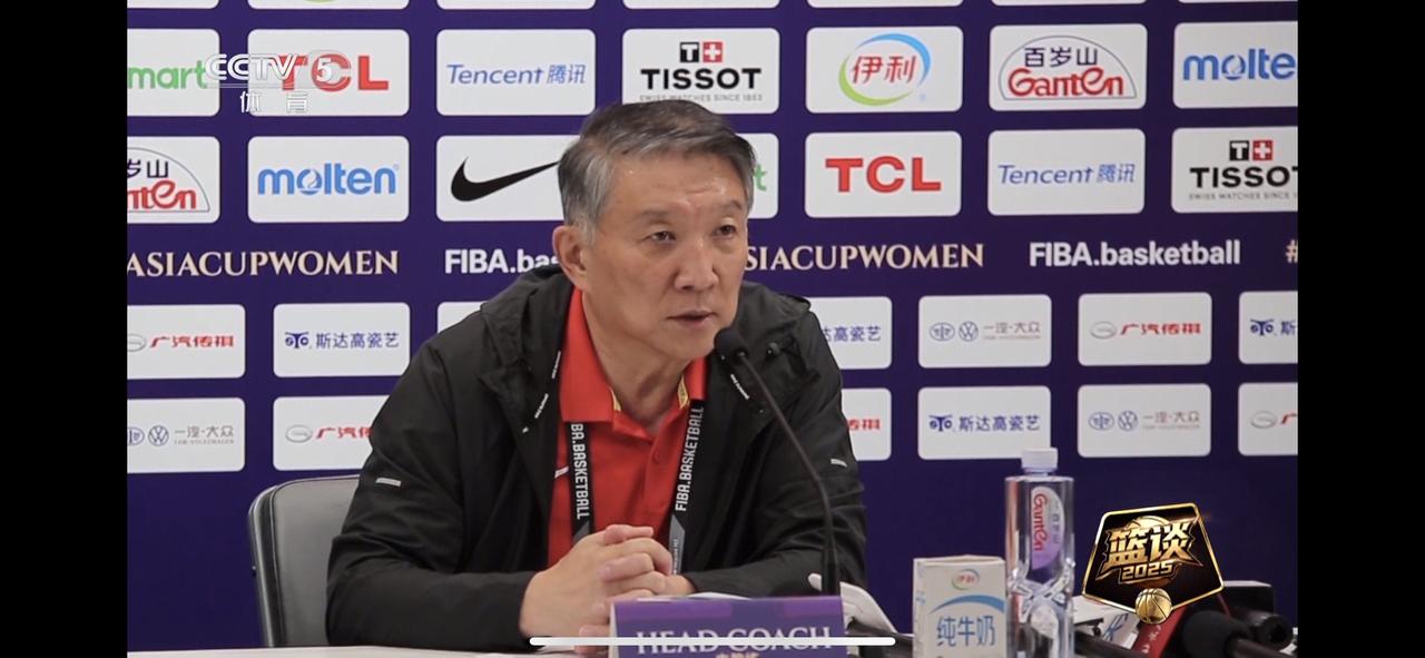 宫鲁鸣说：“希望张子宇成长为一个能攻、能传、能守的全面性中锋”。这是最新一期