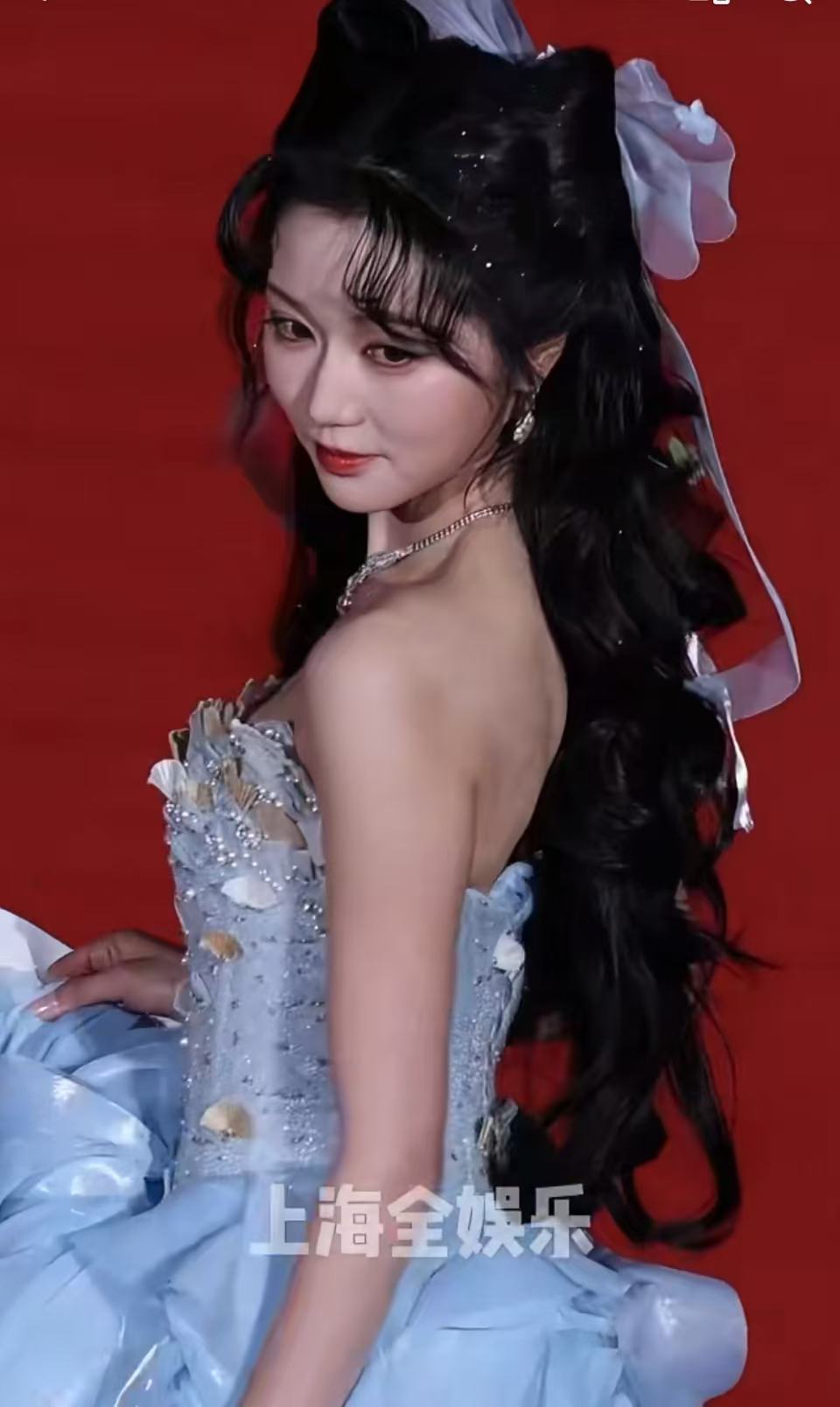 岳雨婷横店微短剧之夜红毯岳雨婷微短剧之夜红毯岳雨婷太美了吧！​​​