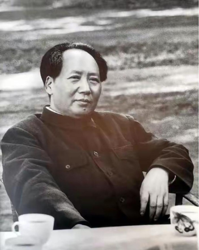 惊魂一刻！1940年延安刺杀毛主席未遂事件：警卫员蒋泽民舍命挡棍救领袖