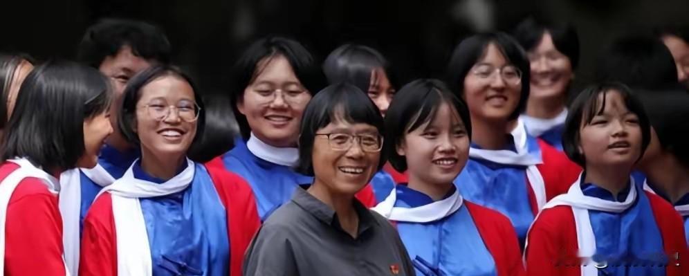 张桂梅校长又火了，这次是因为高考成绩。华坪女高159人参考，本科上线率94%以上