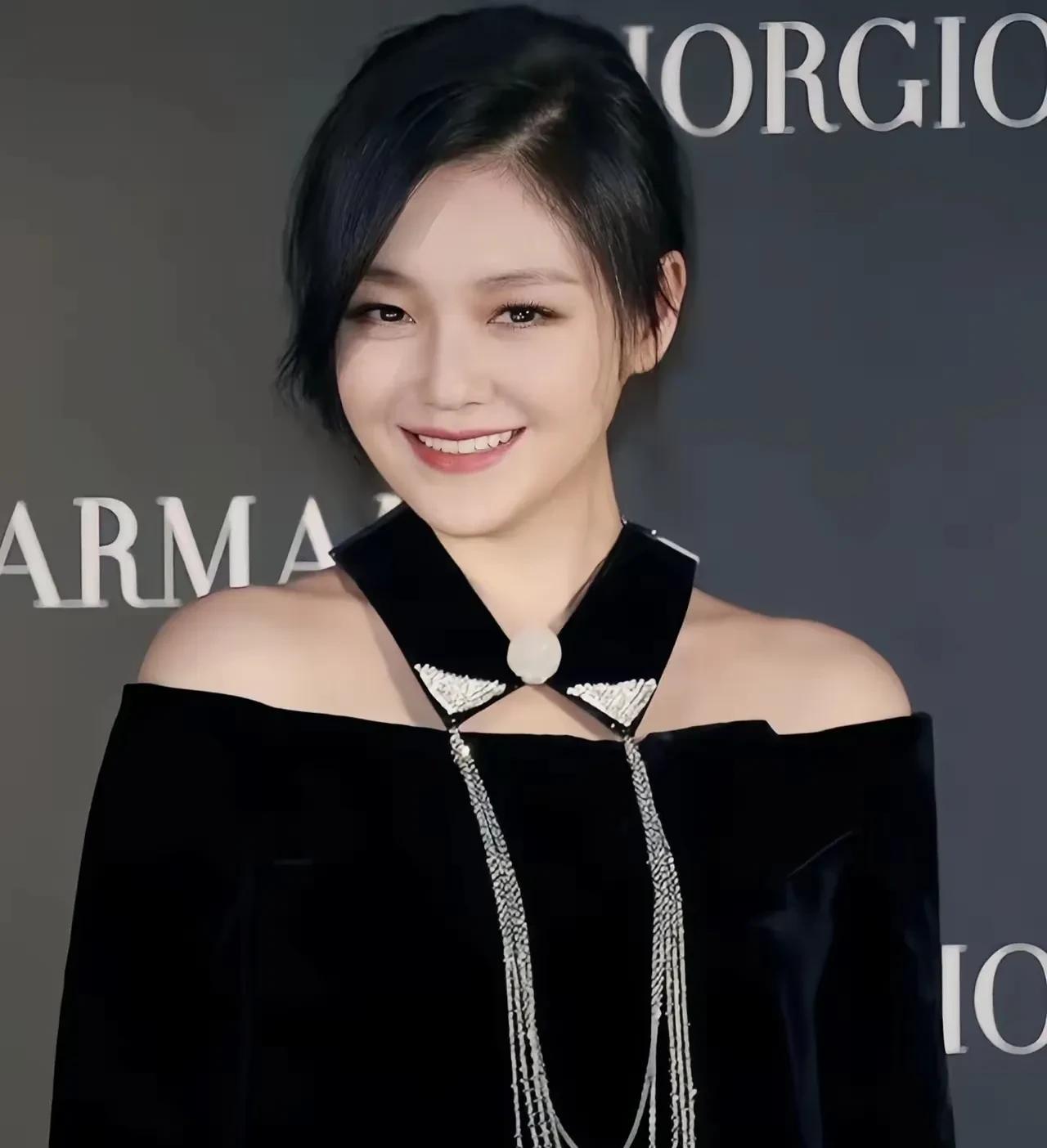 感觉大s出名也就是她自己的八卦太多所以名气大一点，汪小菲还以为自己捡了个宝，还动