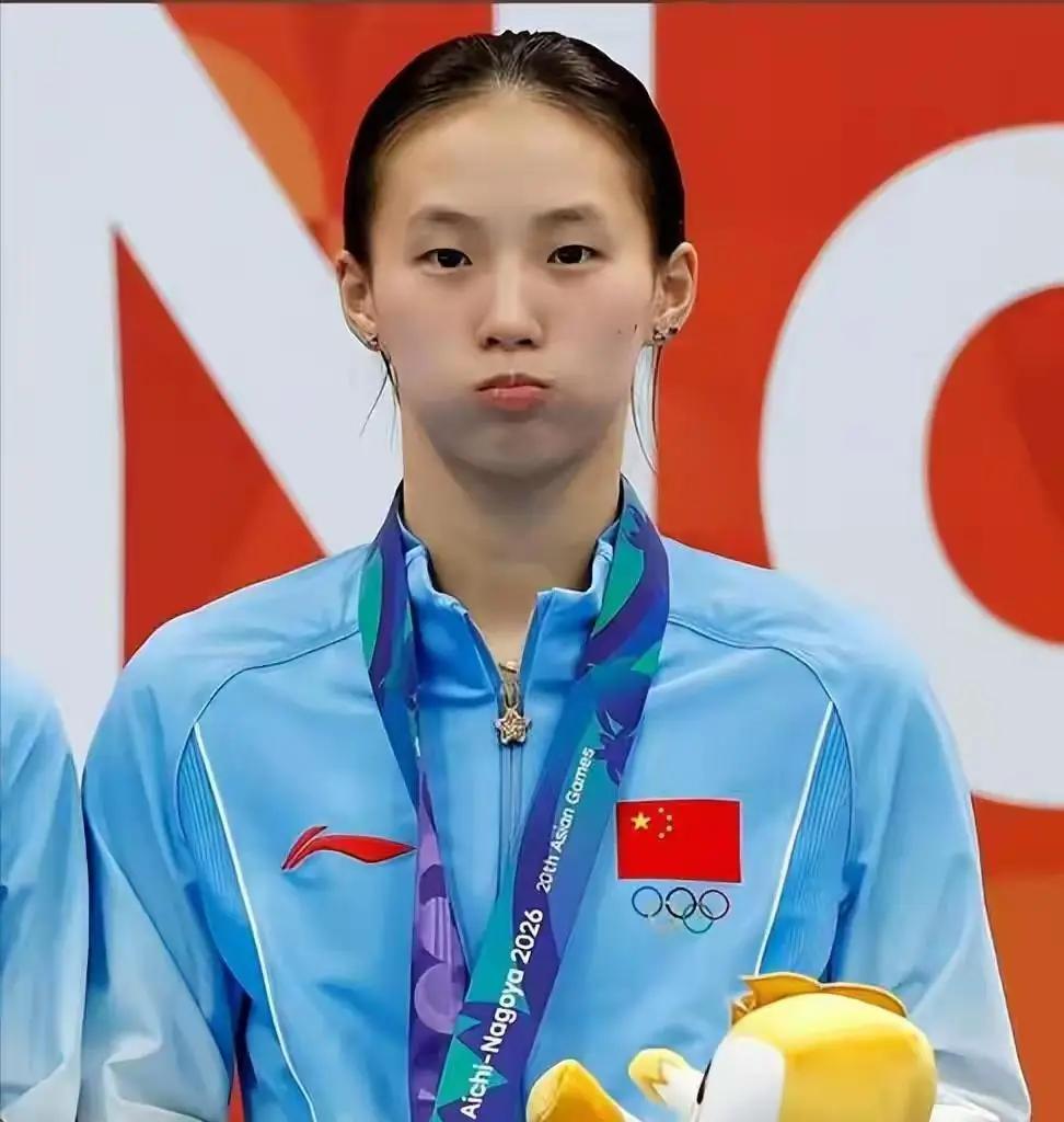 我一直觉得陈芋汐的运气邪门得反常。15次交手她赢了10次，偏偏两届奥运，撞上的都