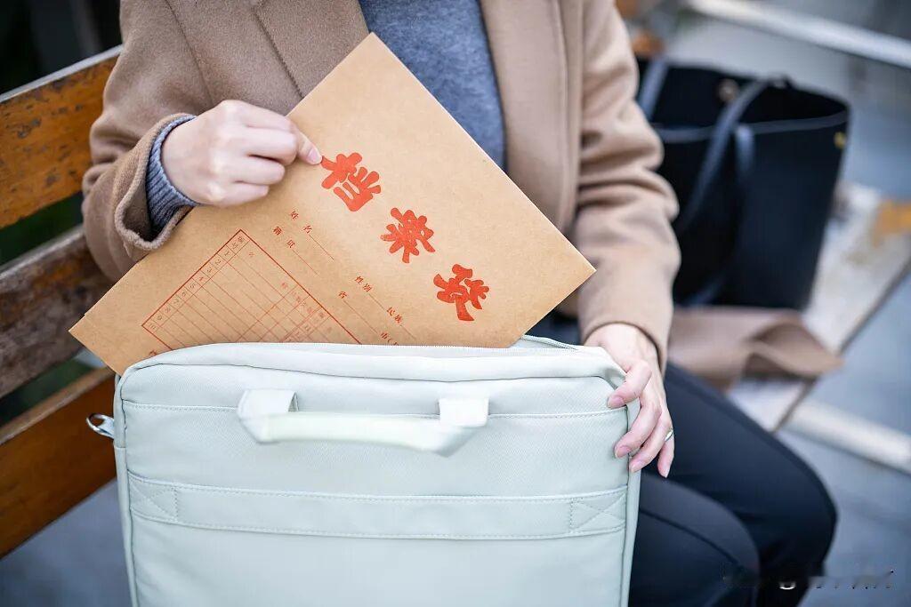 金融、电力、烟草、石油，多地对“近亲繁殖”出手了。终于有囯家官方媒体发现并敢于报