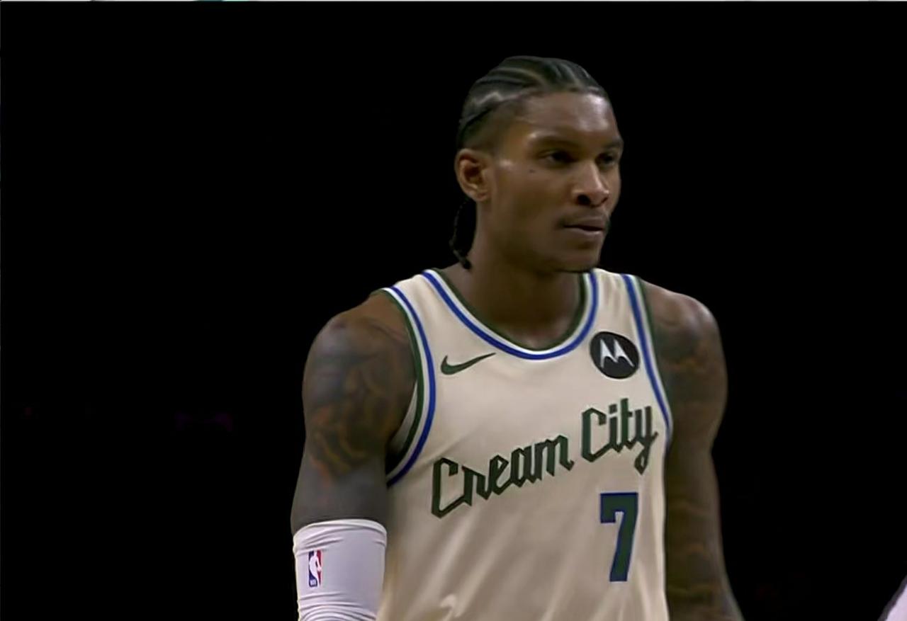 快船哭去吧：小波特全能战士！在雄鹿客场挑战公牛的比赛中：字母哥复出获得29分