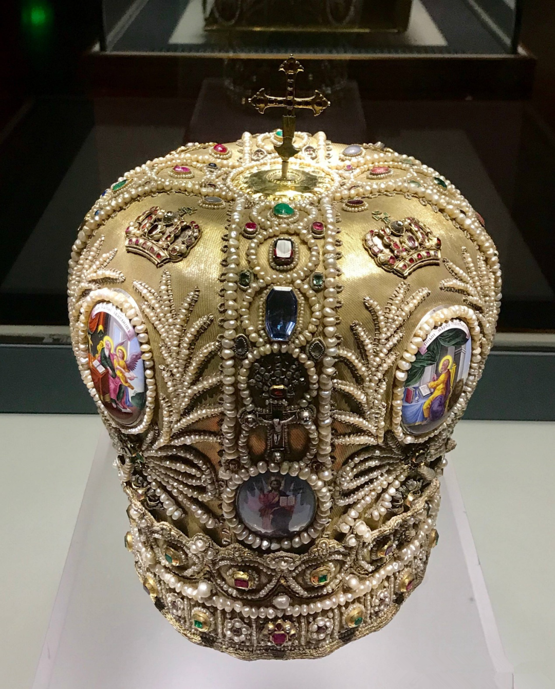 俄罗斯的皇冠大不同, 一赏俄式珠宝的别样风采