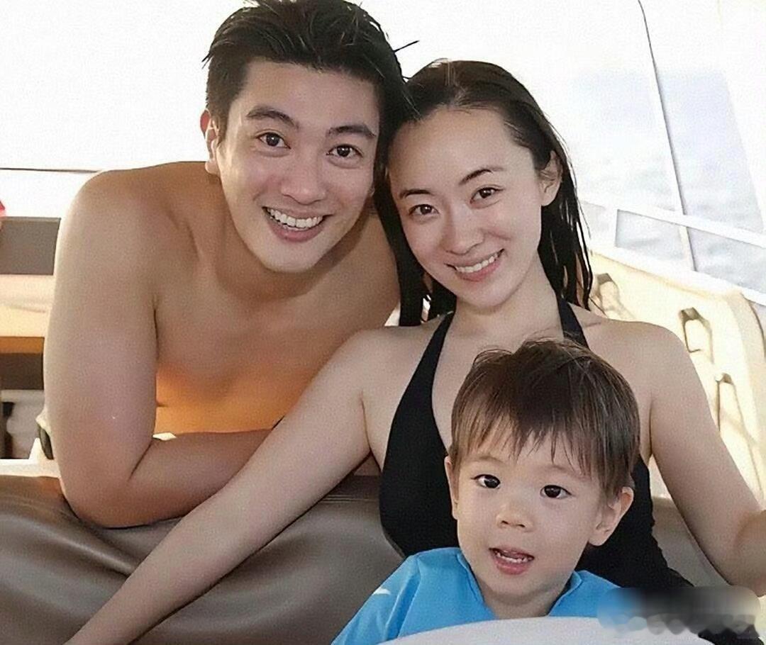 13岁嗯哼长这么大了嗯哼的成长速度是不是有点太快了，从小时候的“小奶团子”直接