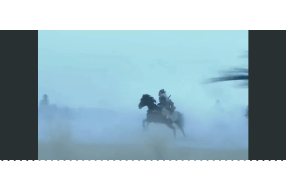 何润东近期涨粉速度惊人，粉丝数已突破400万，两天内暴涨百万，翻红势头迅猛。