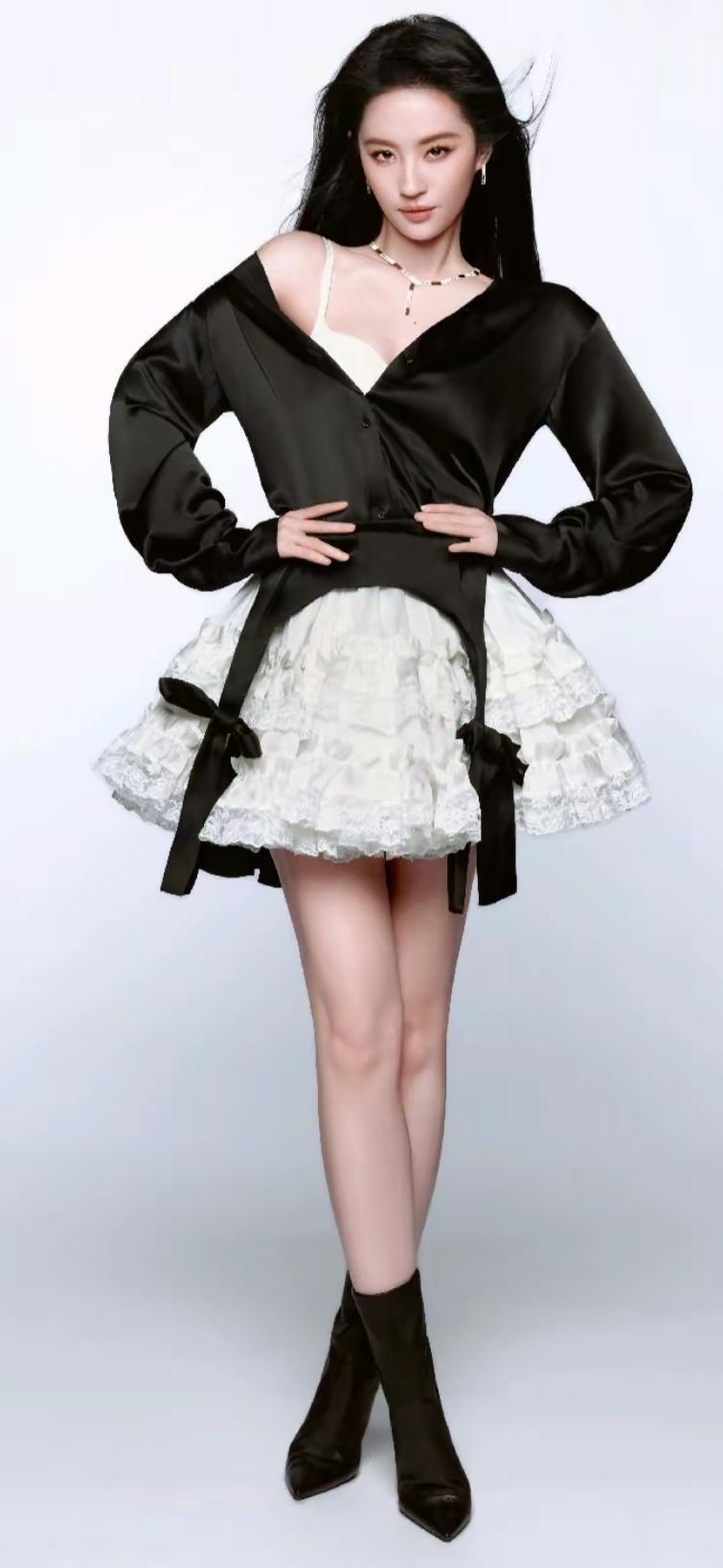 刘亦菲的粉丝的确很坚持，是因为权威的美貌还是是因为她那与生俱来的权威美貌，亦或是