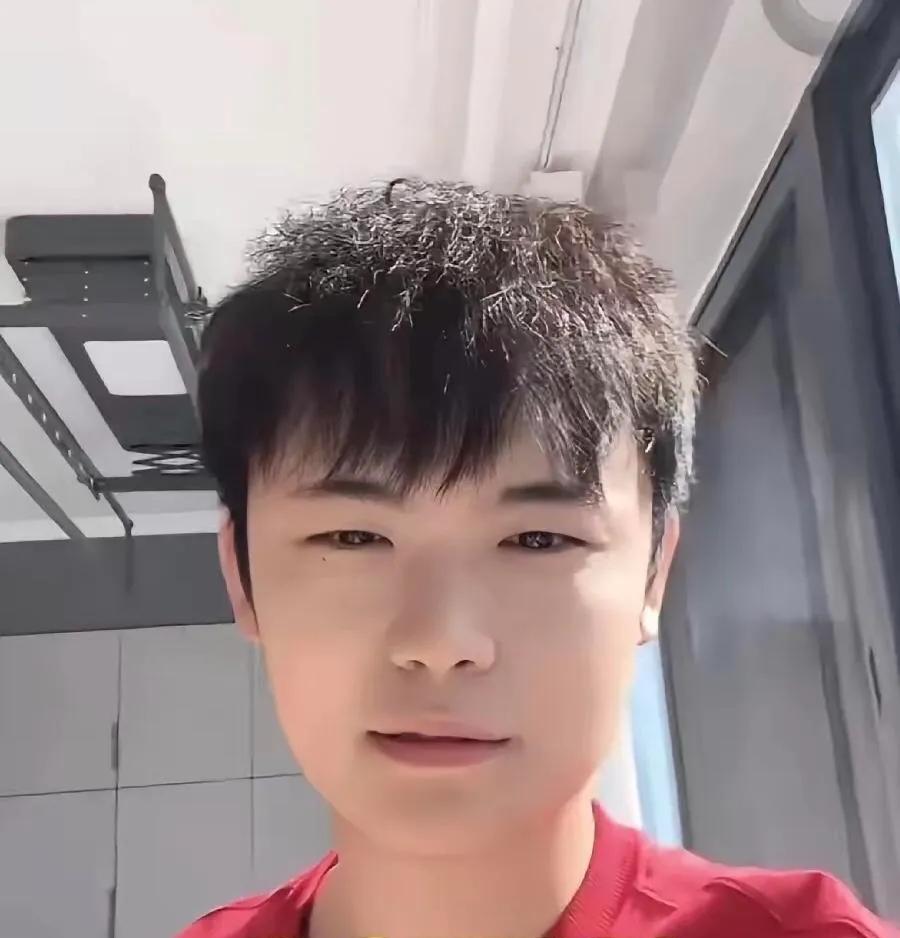 彭聪聪认亲后将养父母买的房子还回去，并结清所有款项，把房子彻底归还给养父母。