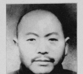 ☁1951年，大汉奸黄标被判死刑，到了刑场，黄标却很不甘心：“我每个月给新