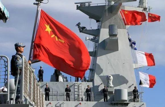 中国到底怕不怕美国呢，不用怀疑，我们真的害怕美国，试问这个星球上有哪个国家不怕美
