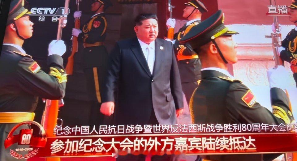 金正恩抵达我还以为将军会带着女儿一起走红毯呢！​​​