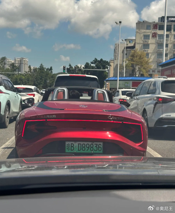 兄弟，真的不热么！